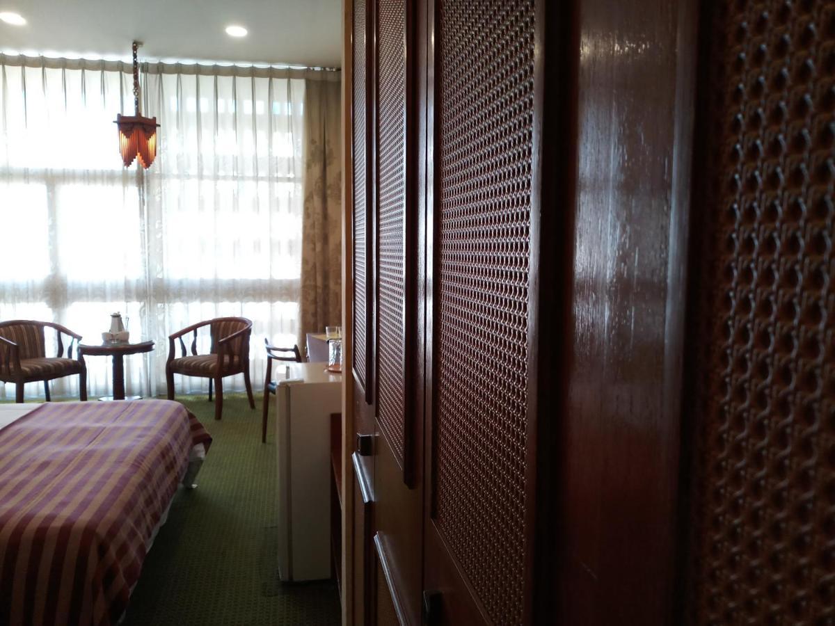 โรงแรมโอเรียนทอลพาเลส มานามา ภายนอก รูปภาพ